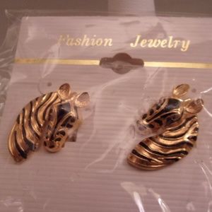 Nwts Zebra earrings. GL13
